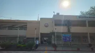 Deshbandhu College Academic building photo 3